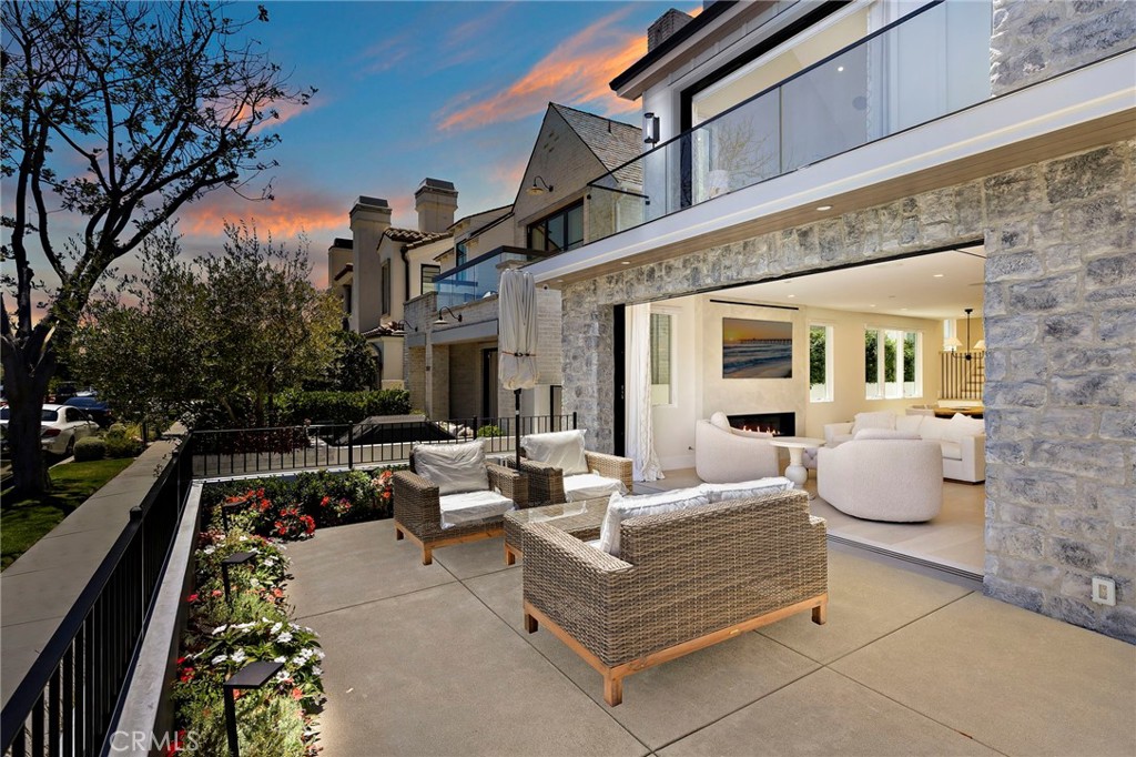 Corona del Mar South of PCH (CDMS) - Residential
