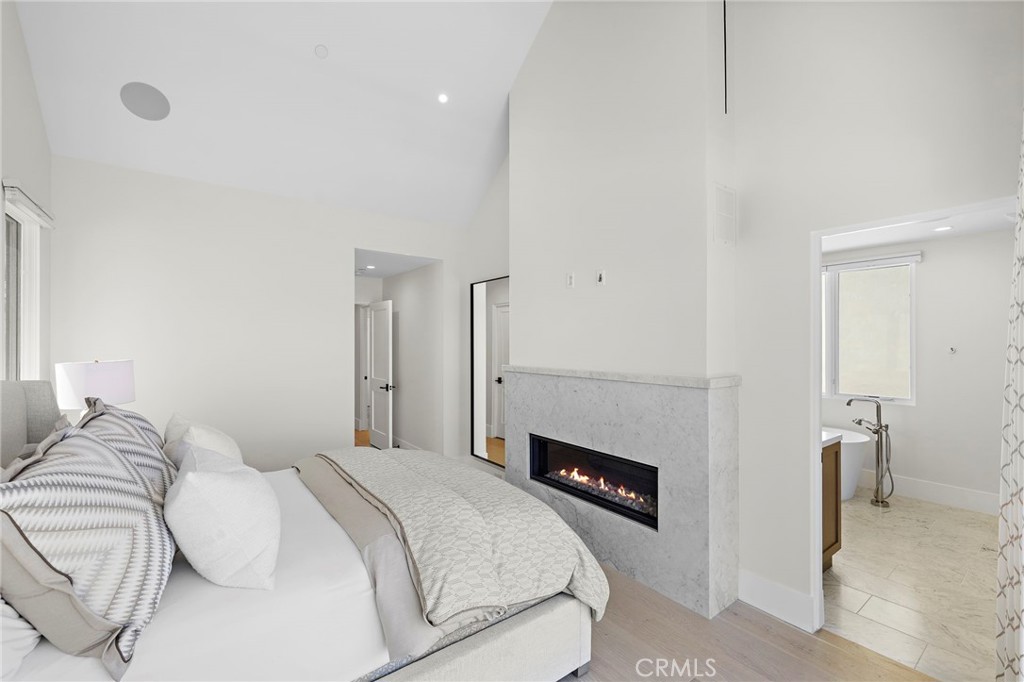 Corona del Mar South of PCH (CDMS) - Residential