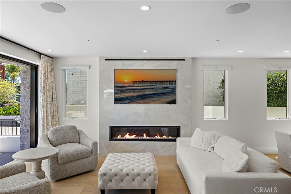Corona del Mar South of PCH (CDMS) - Residential
