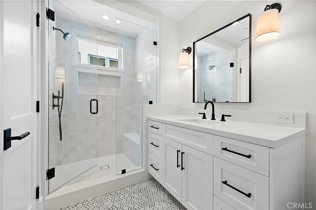 Corona del Mar South of PCH (CDMS) - Residential