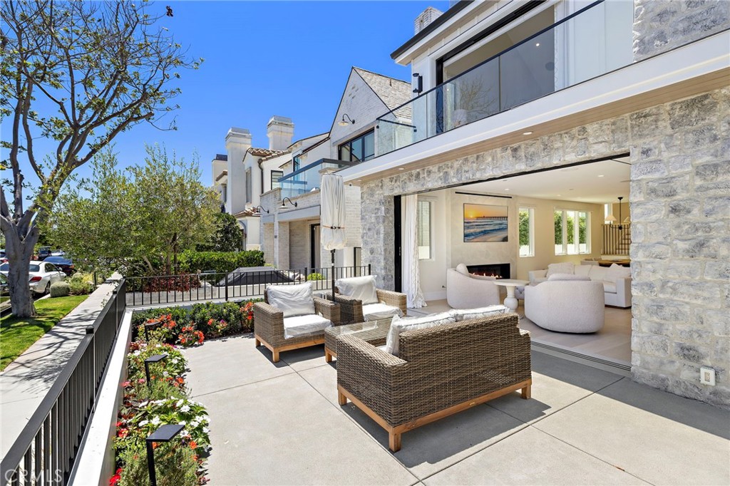 Corona del Mar South of PCH (CDMS) - Residential
