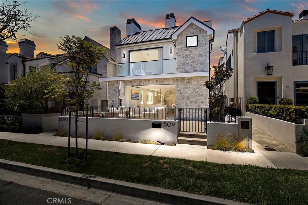 Corona del Mar South of PCH (CDMS) - Residential