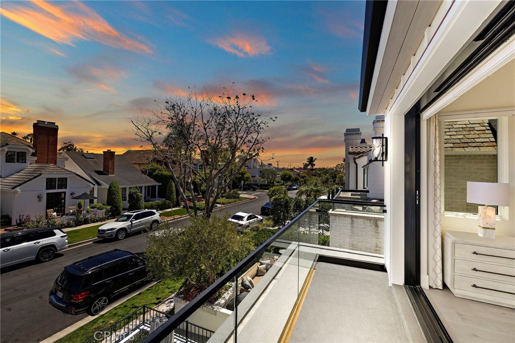 Corona del Mar South of PCH (CDMS) - Residential