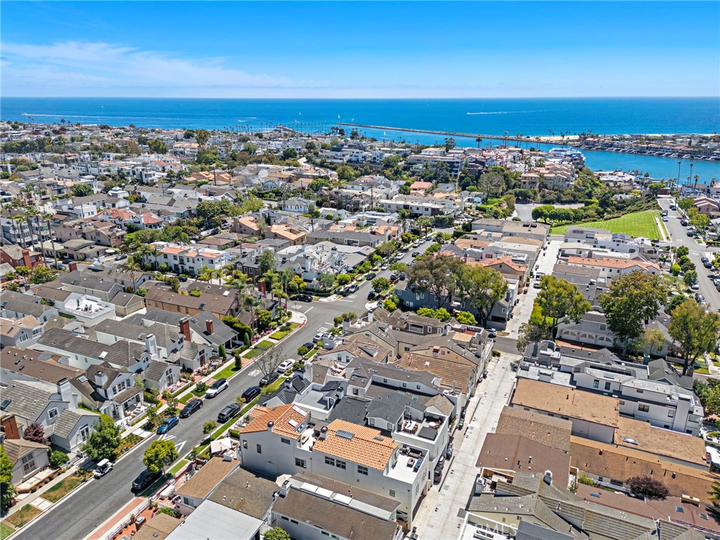 Corona del Mar South of PCH (CDMS) - Residential