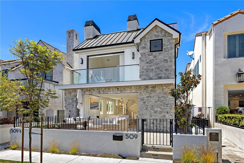 Corona del Mar South of PCH (CDMS) - Residential