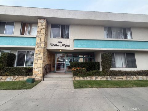 Photo of 1101 Ocean Blvd Blvd, Long Beach, CA 90802 (MLS # OC26030380)