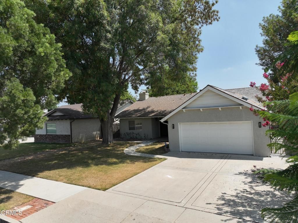 Photo of 10530 Rubio Avenue, Granada Hills, CA 91344 (MLS # P1-23707)