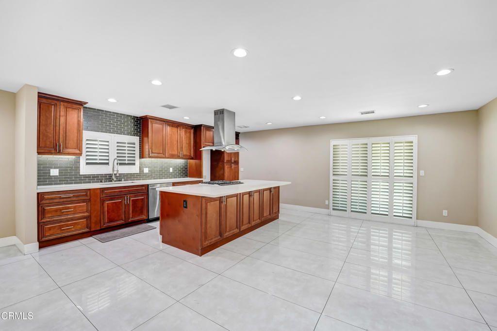 Photo of 10530 Rubio Avenue, Granada Hills, CA 91344 (MLS # P1-23707)