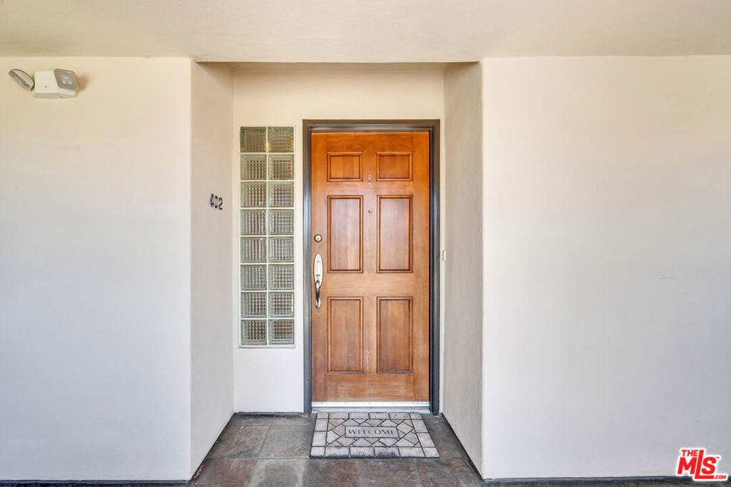 1948 Malcolm Avenue 402