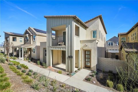 27321 Great Divide Lane Valencia CA 91381