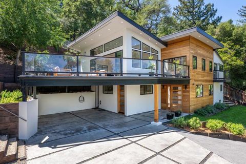 Photo of 124 Foxwood Road, Portola Valley, CA 94028 (MLS # ML82044193)