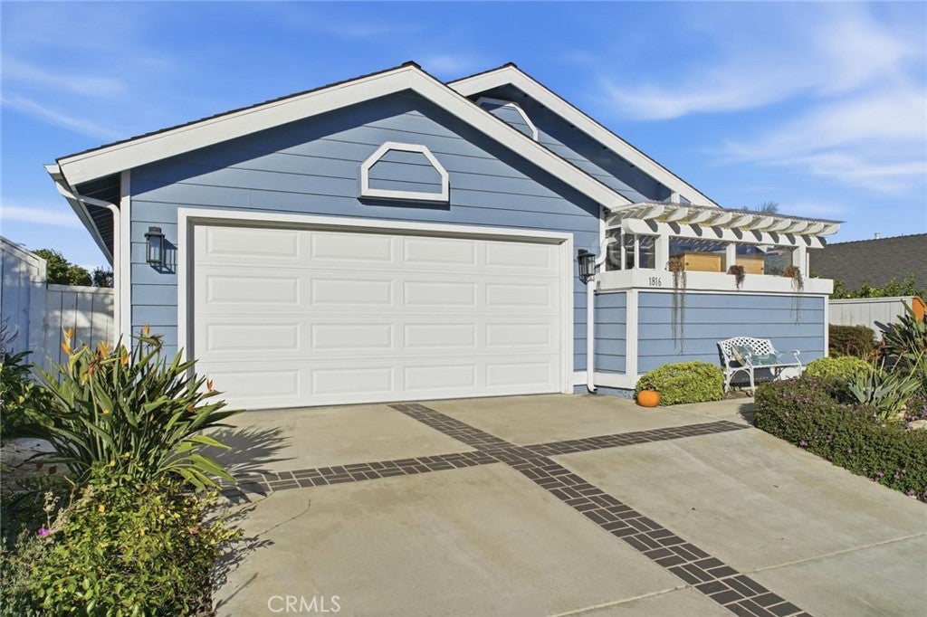 1816 E Pointe