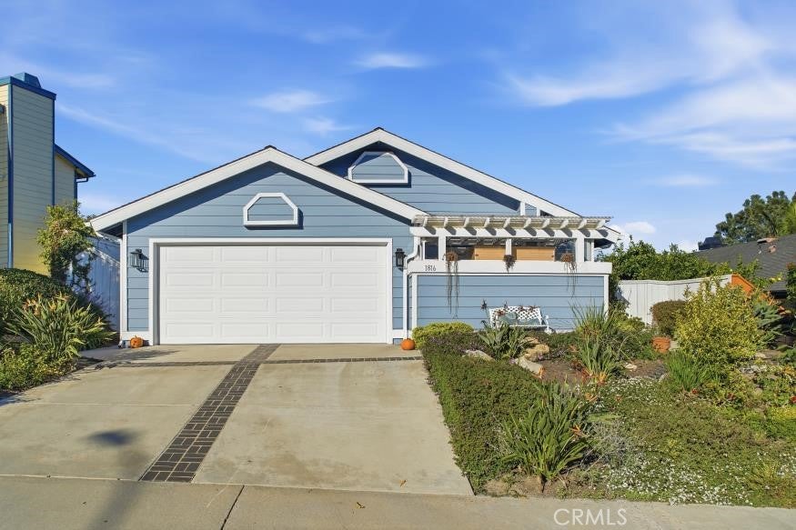1816 E Pointe