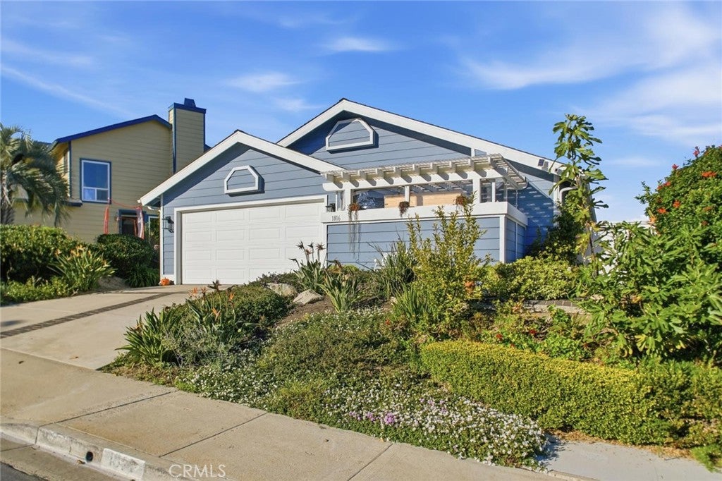 1816 E Pointe