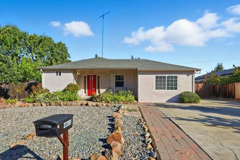 Photo of 22081 Caroline Drive, Cupertino, CA 95014 (MLS # ML82025252)