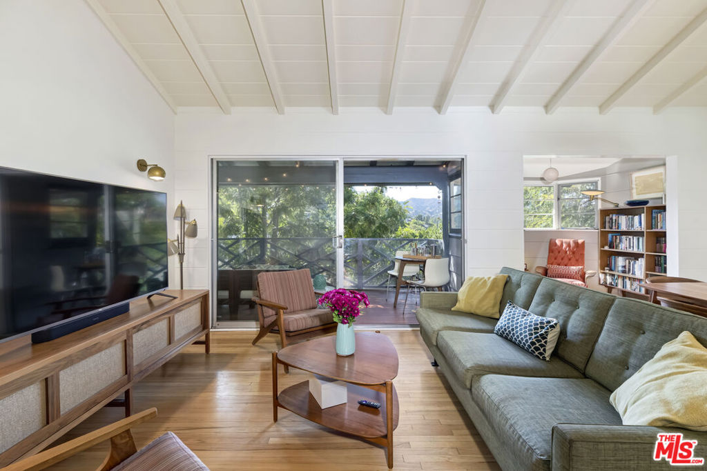 2299 Panorama Terrace
