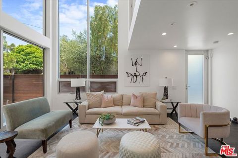 Photo of 483 Carroll Canal Court, Venice, CA 90291 (MLS # 25594039) Photo of 483 Carroll Canal Court, Venice, CA 90291 (MLS # 25594039)