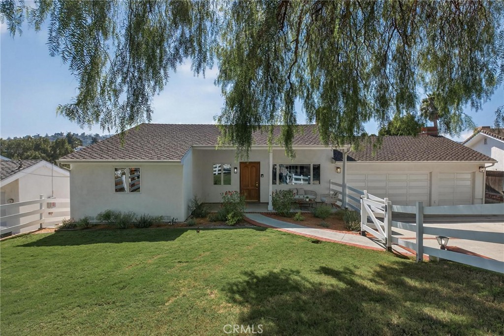 87 Dapplegray Lane