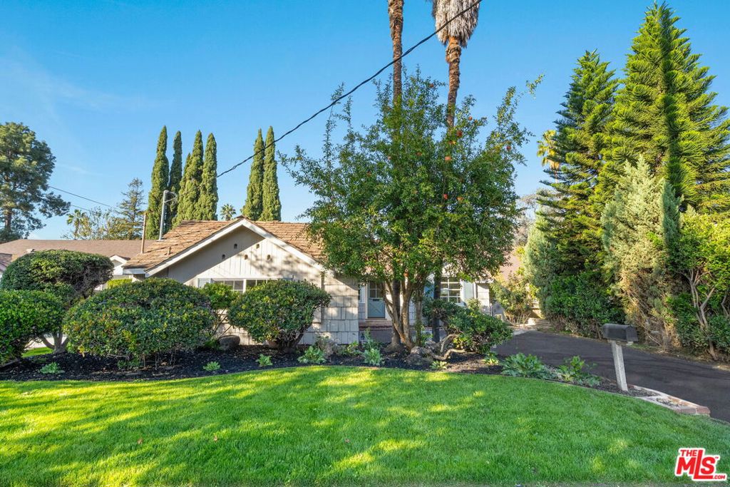 15115 Gilmore Street