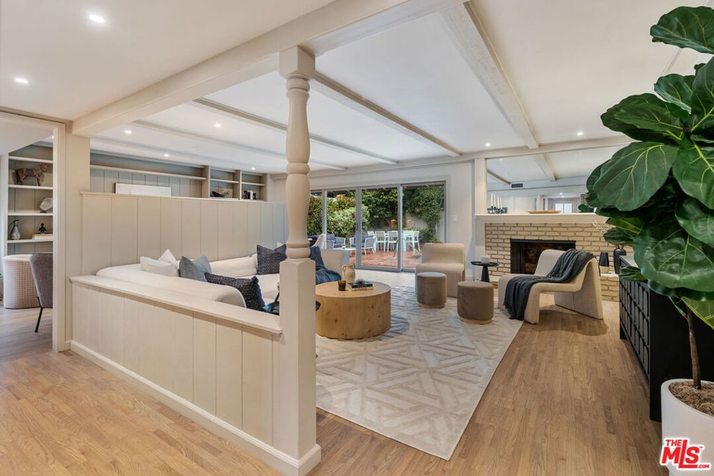 15115 Gilmore Street