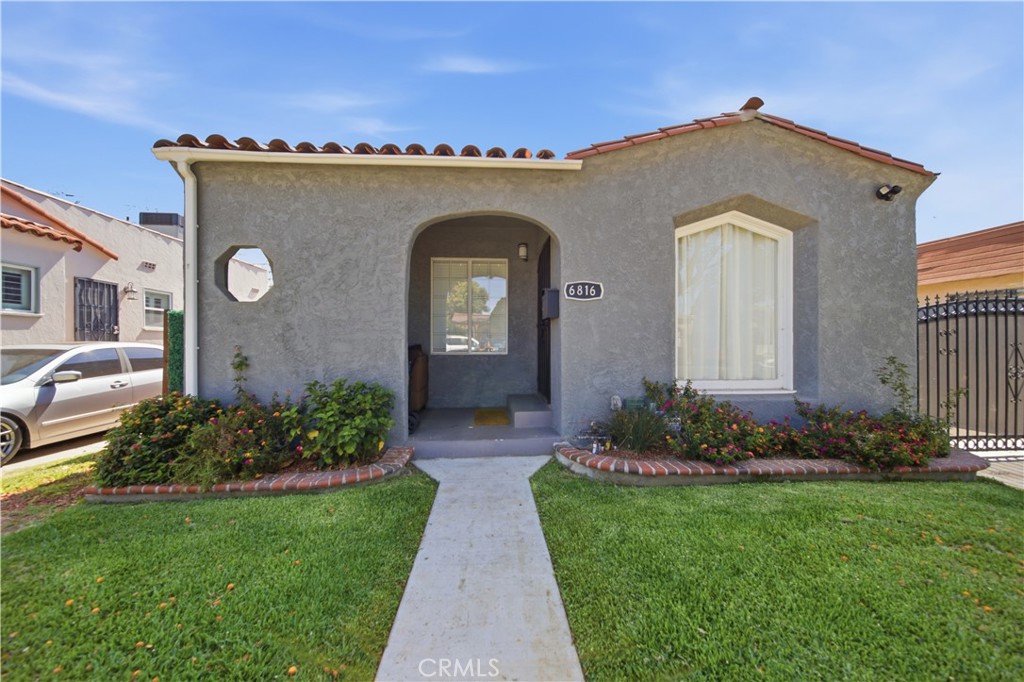 6816 Cerritos Avenue