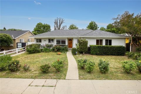 Photo of 9213 Monogram Avenue, North Hills, CA 91343 (MLS # SR26085970)