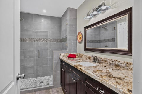 Tiny photo for 76700 Chrysanthemum Way, Palm Desert, CA 92211 (MLS # 219155049DA)