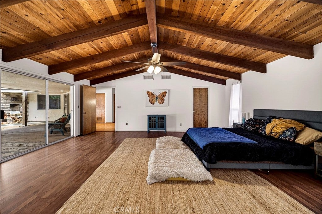 1609 plumas way