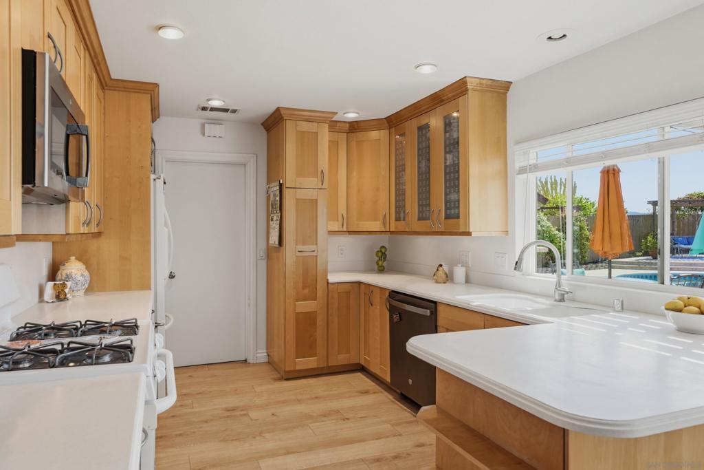 13650 Ahwahnee Way