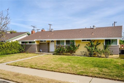Photo of 7948 De Soto, Canoga Park, CA 91304 (MLS # GD26022451)