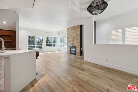 Photo of 1160 Granville Avenue #104, Los Angeles, CA 90049 (MLS # 25612775) Photo of 1160 Granville Avenue #104, Los Angeles, CA 90049 (MLS # 25612775)