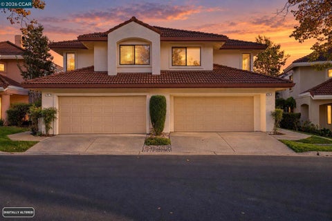 Photo of 768 Lakemont Pl #6, San Ramon, CA 94582 (MLS # 41151794)
