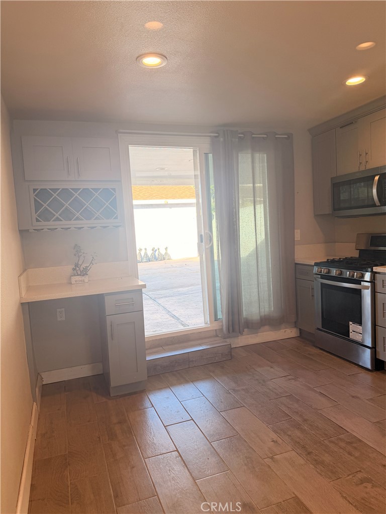 East Tustin Custom (ETC) - Residential Lease