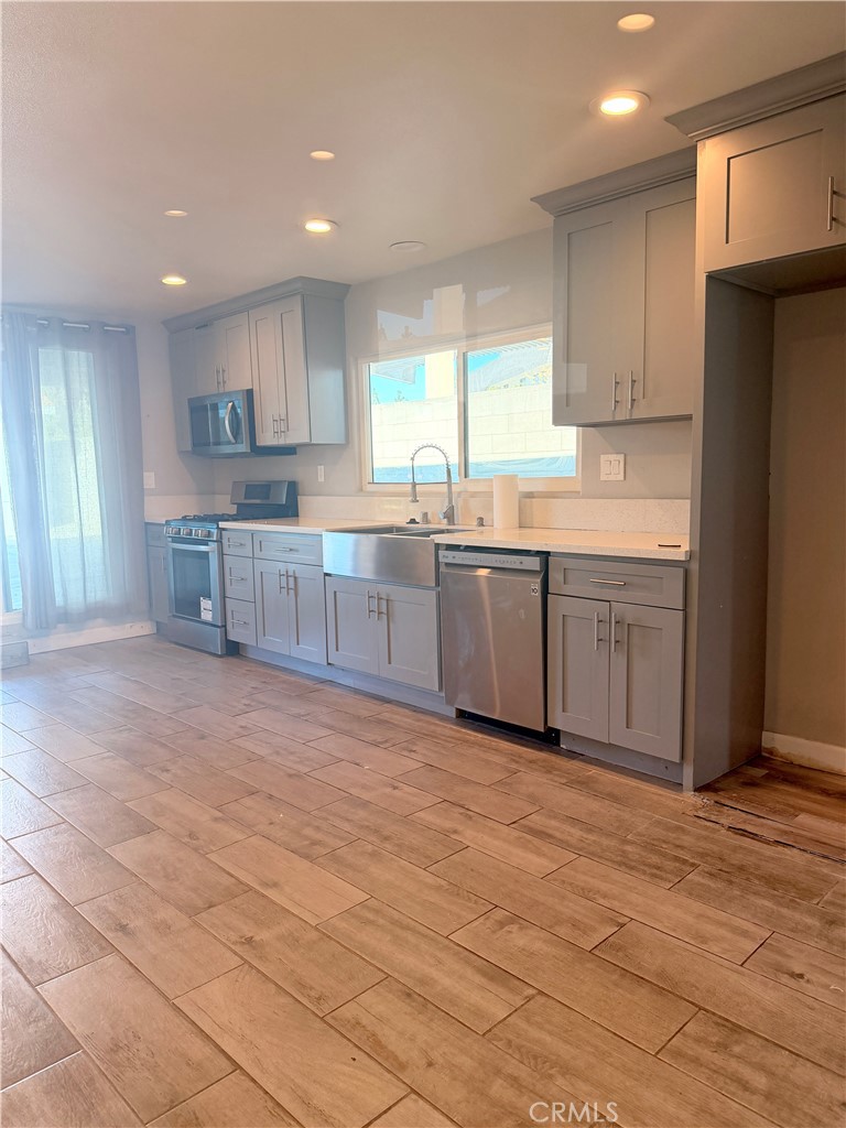 East Tustin Custom (ETC) - Residential Lease