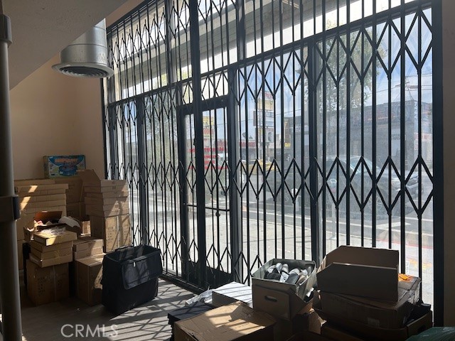 Properties 4 7437 Reseda Boulevard