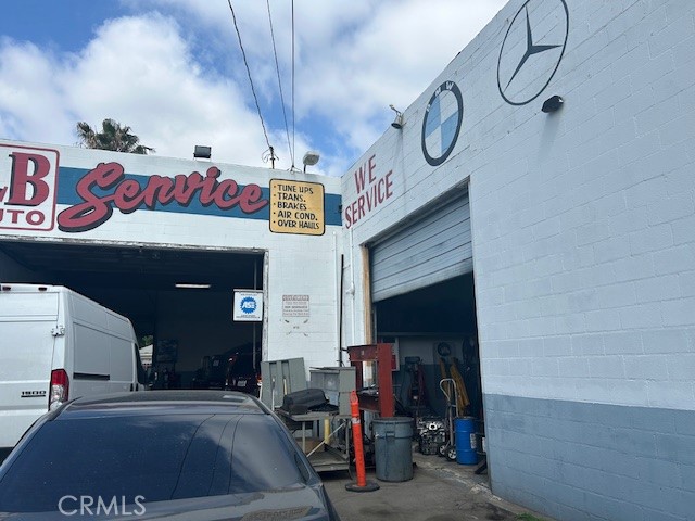 Properties 3 7437 Reseda Boulevard