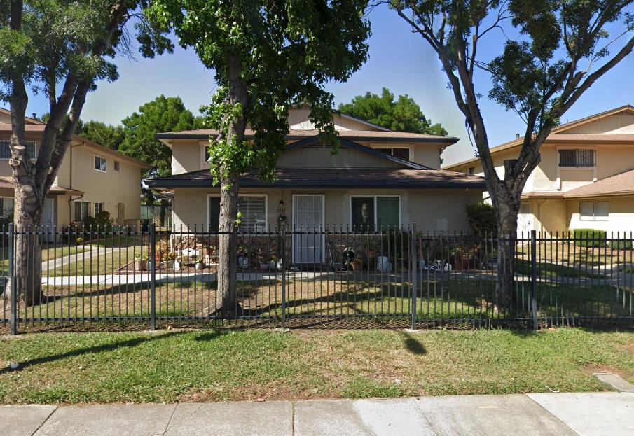 1216 Sycamore Drive 4