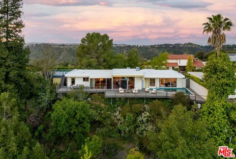 9662 Highridge Drive Beverly Hills CA 90210