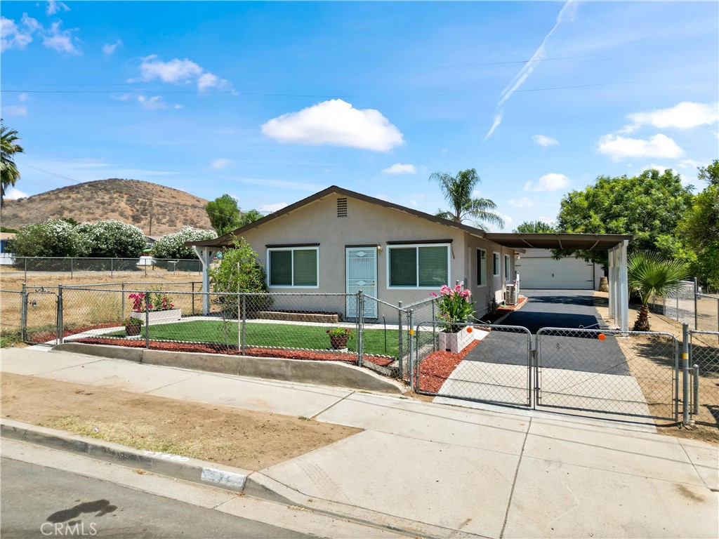 378 Avenue 2
