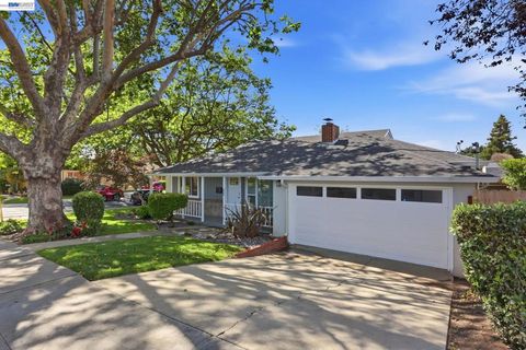 Photo of 73 Paseo Grande, San Lorenzo, CA 94580 (MLS # 41132089)