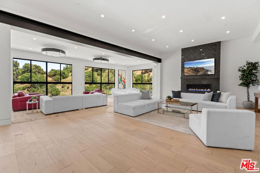 3935 Hopevale Drive