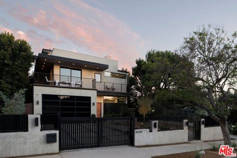 Photo of 10326 Keswick Avenue, Los Angeles, CA 90064 (MLS # 25606529)