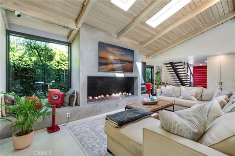 203 Via Ravenna Newport Beach CA 92663