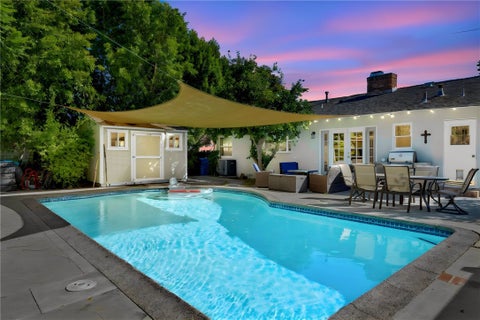 Photo of 14013 Cohasset Street, Van Nuys, CA 91405 (MLS # SR26220950)