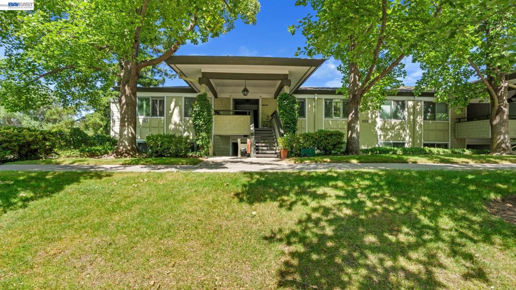 2128 Tice Creek Dr DR