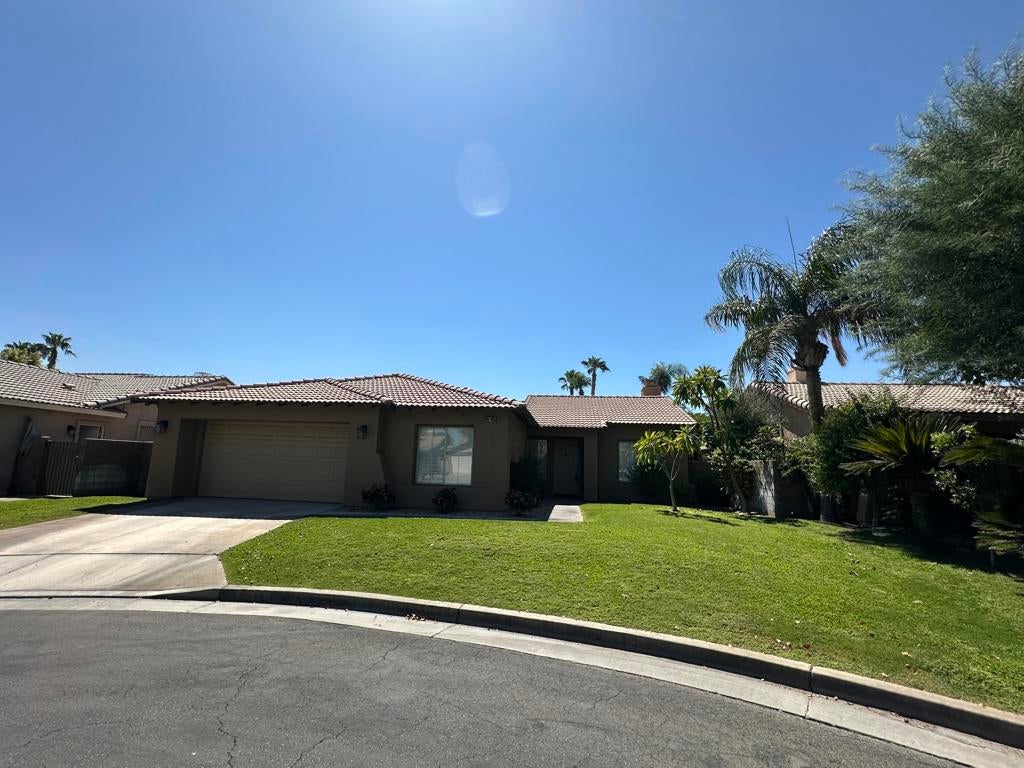 45925 La Flor Lane