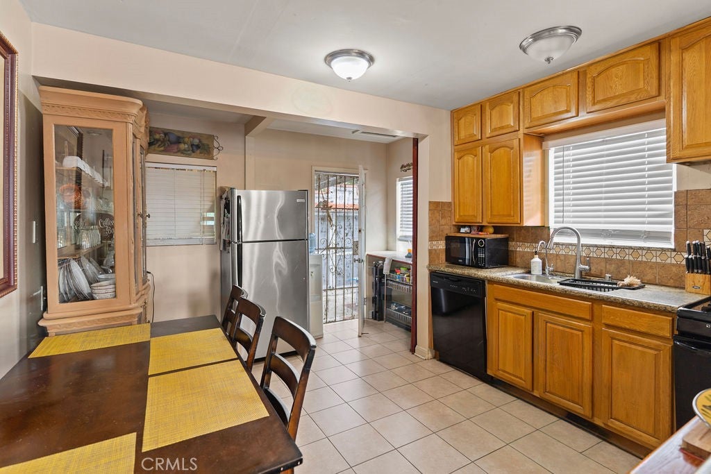115 E Hardy