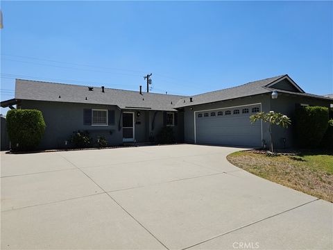 Photo of 330 W Payson Street, Glendora, CA 91740 (MLS # CV25178259)