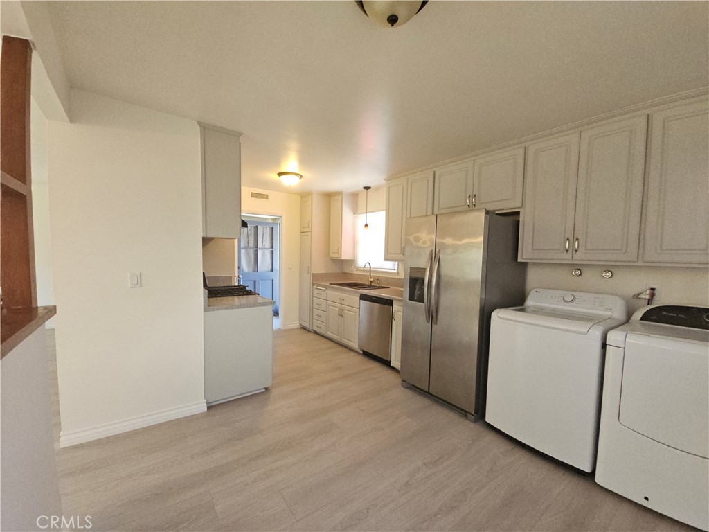 330 W Payson Street