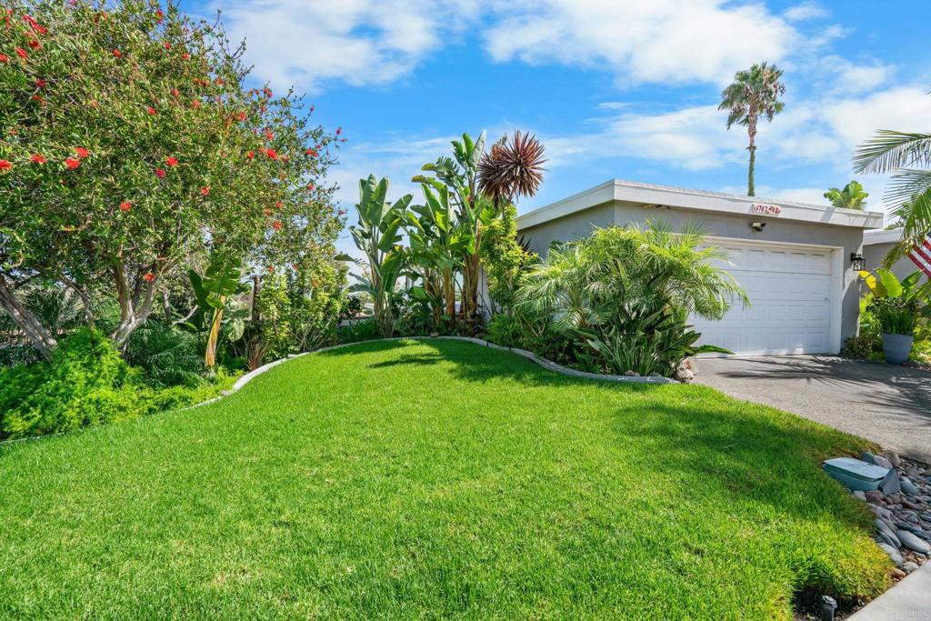 3747 S Vista Campana